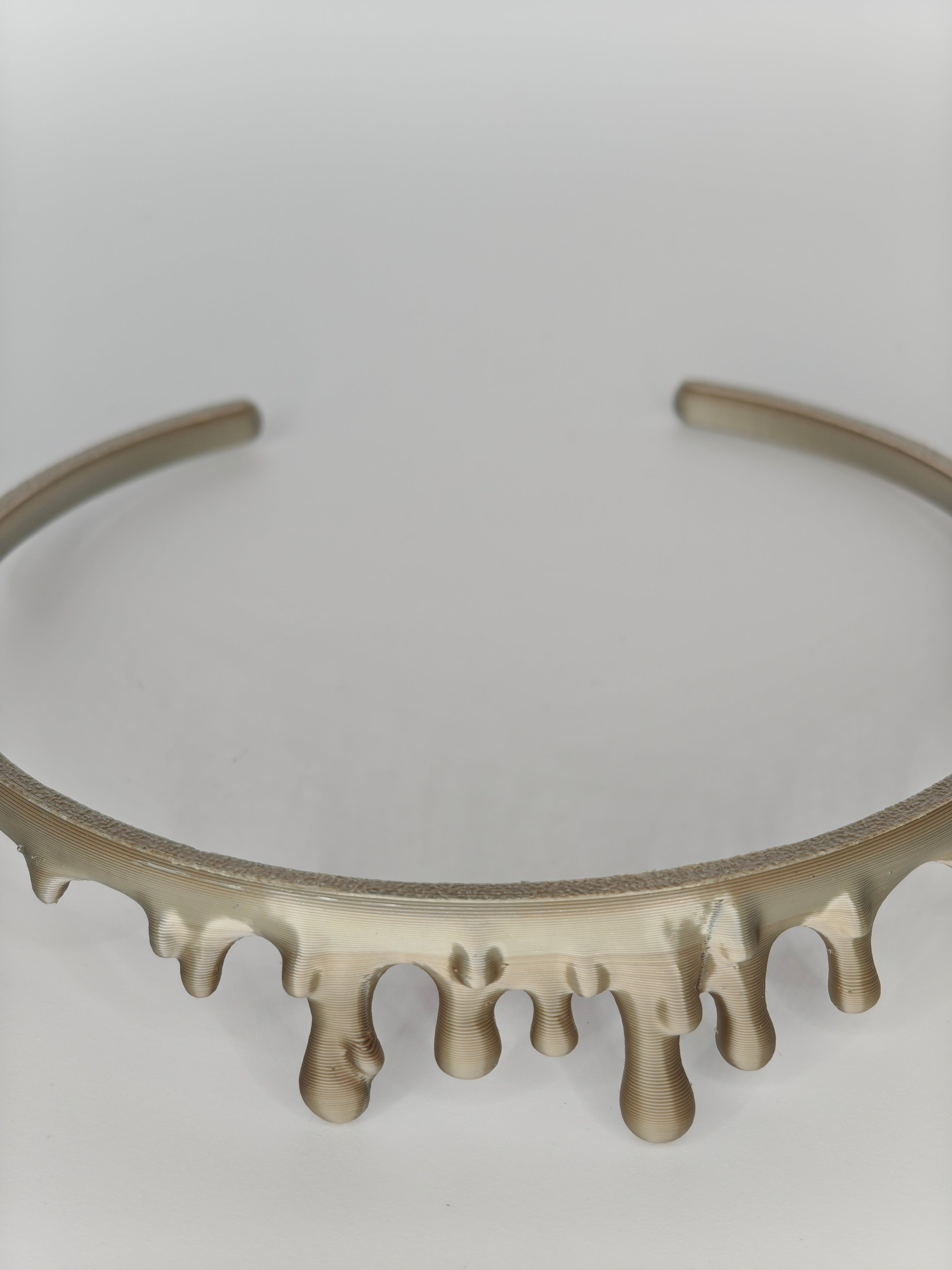 Dripping Necklace Khaki SIlk Recycled