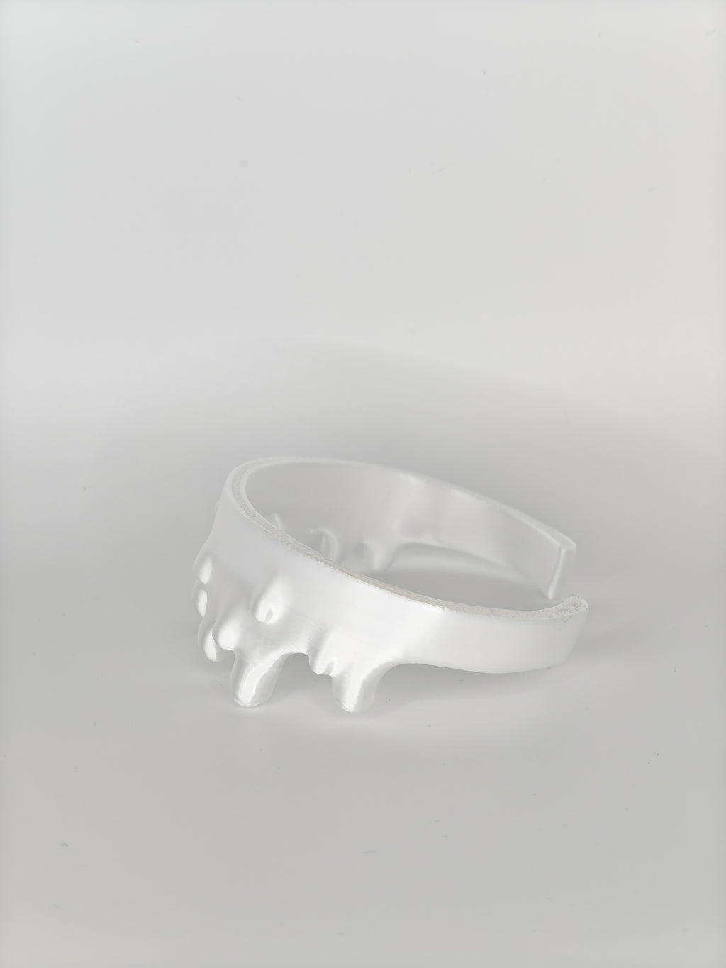 Melting Bracelet White SIlk