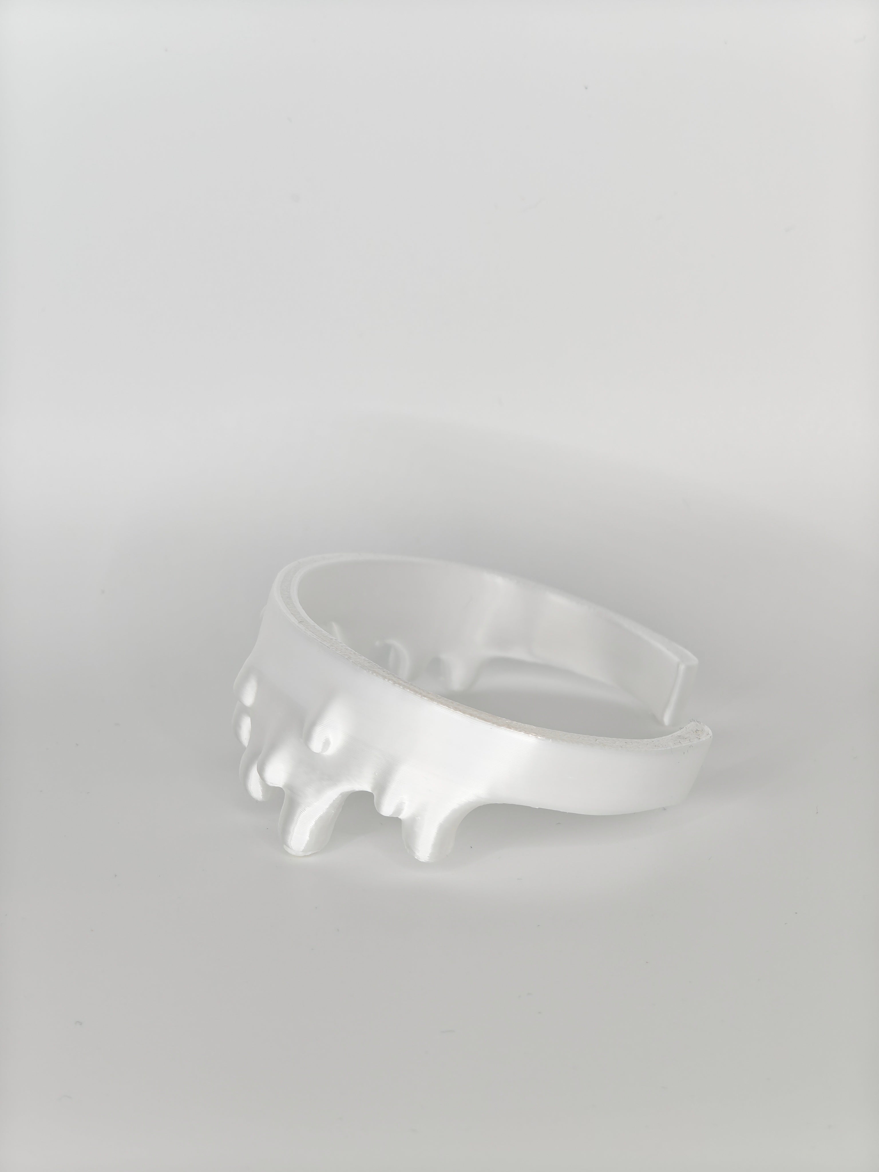 Melting Bracelet White SIlk