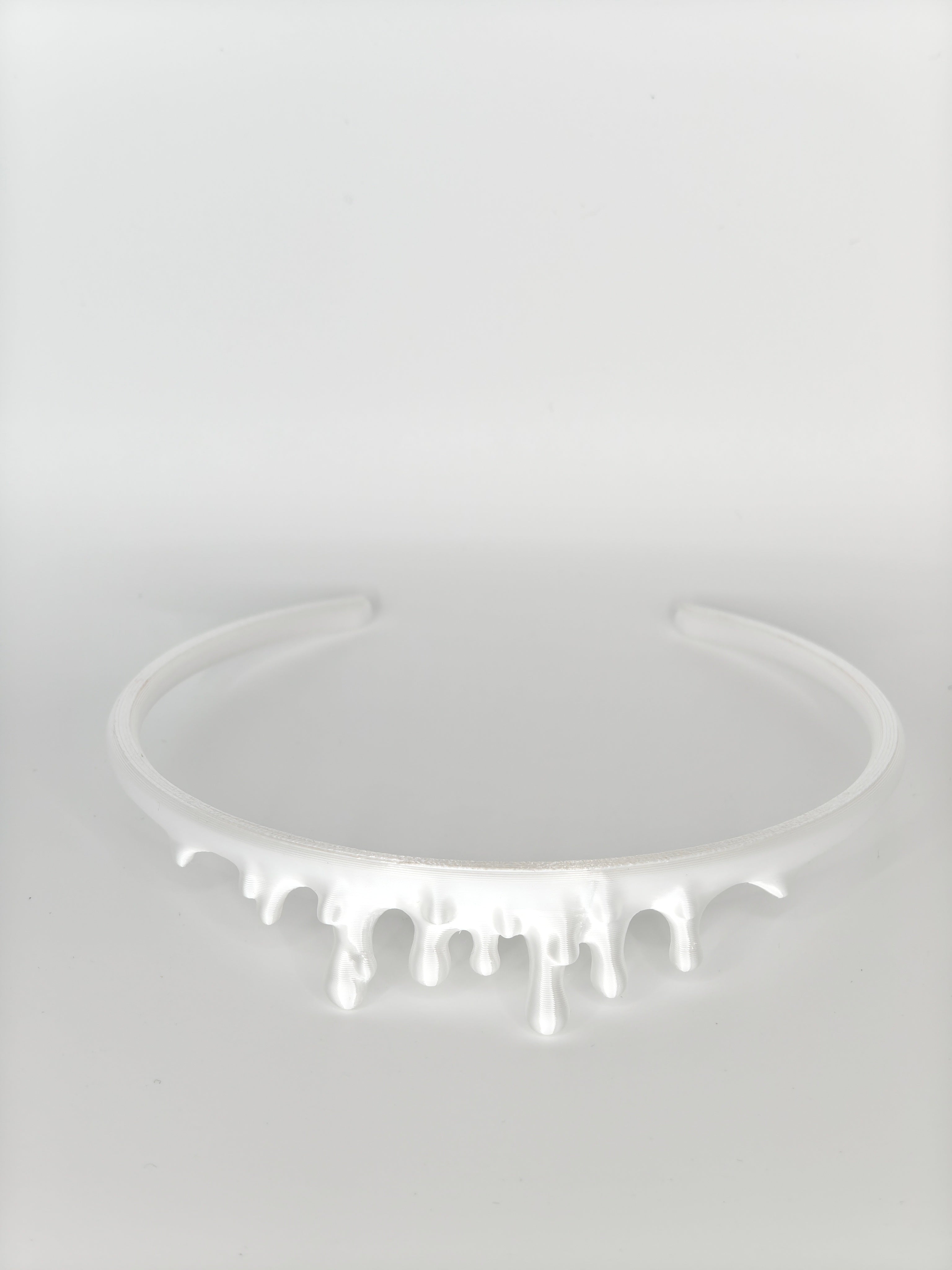 Dripping Necklace White Silk