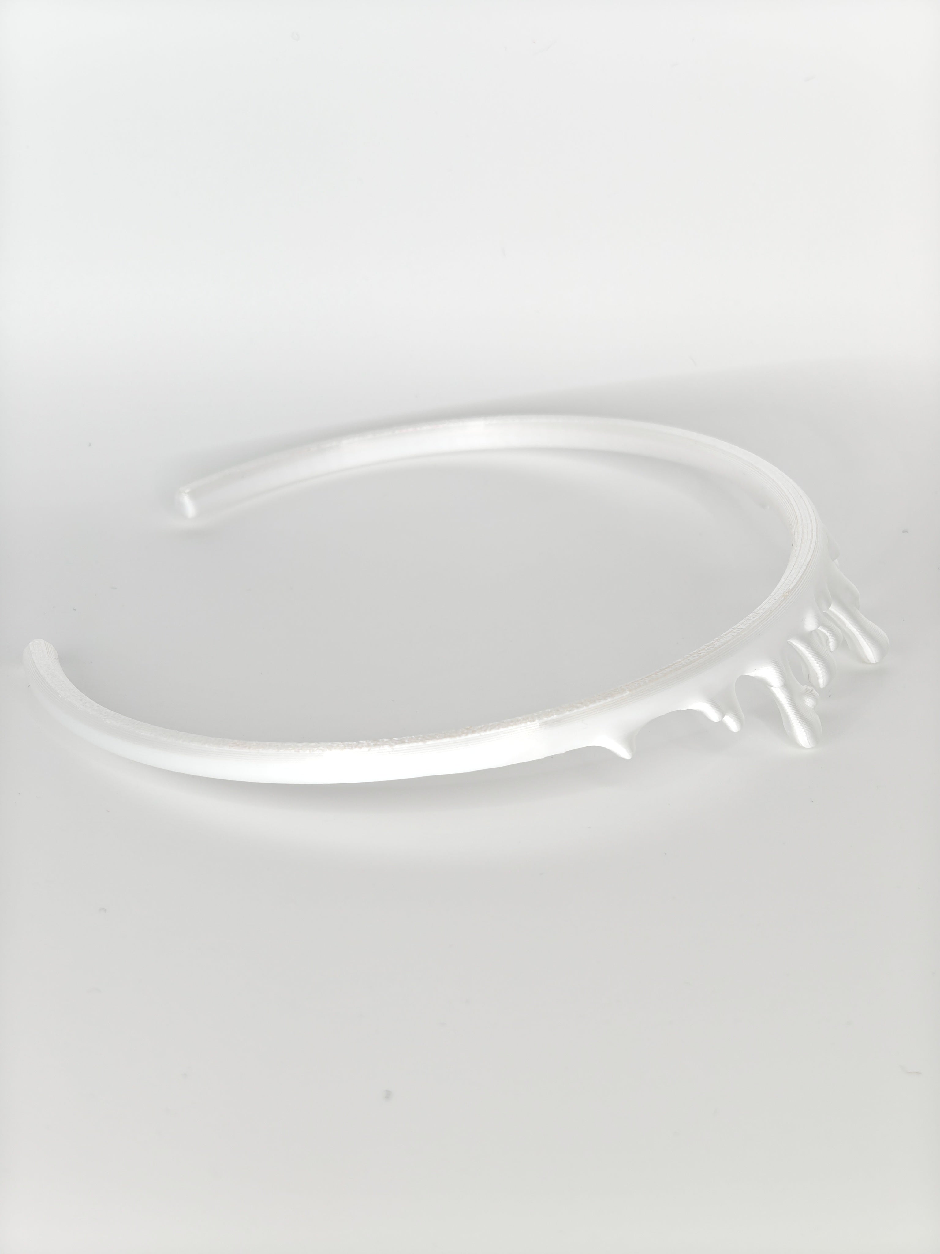 Dripping Necklace White Silk