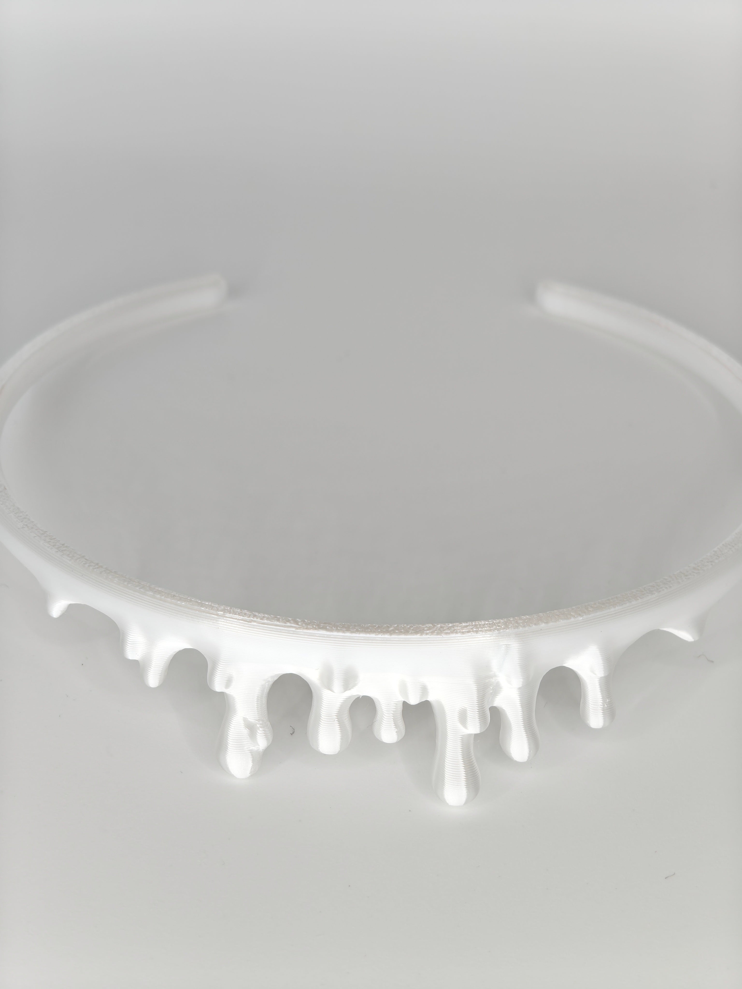Dripping Necklace White Silk