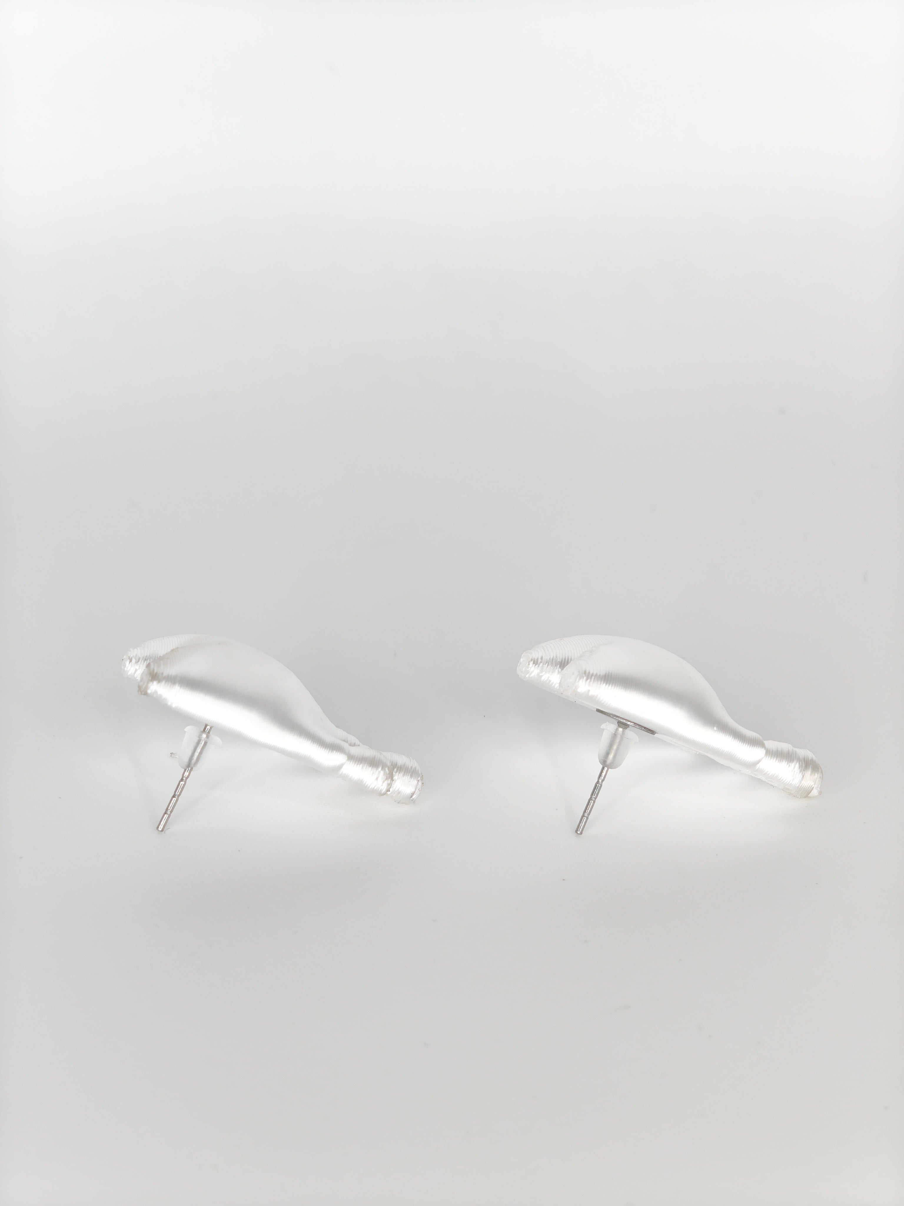 Earrings Melting Hearts White Silk