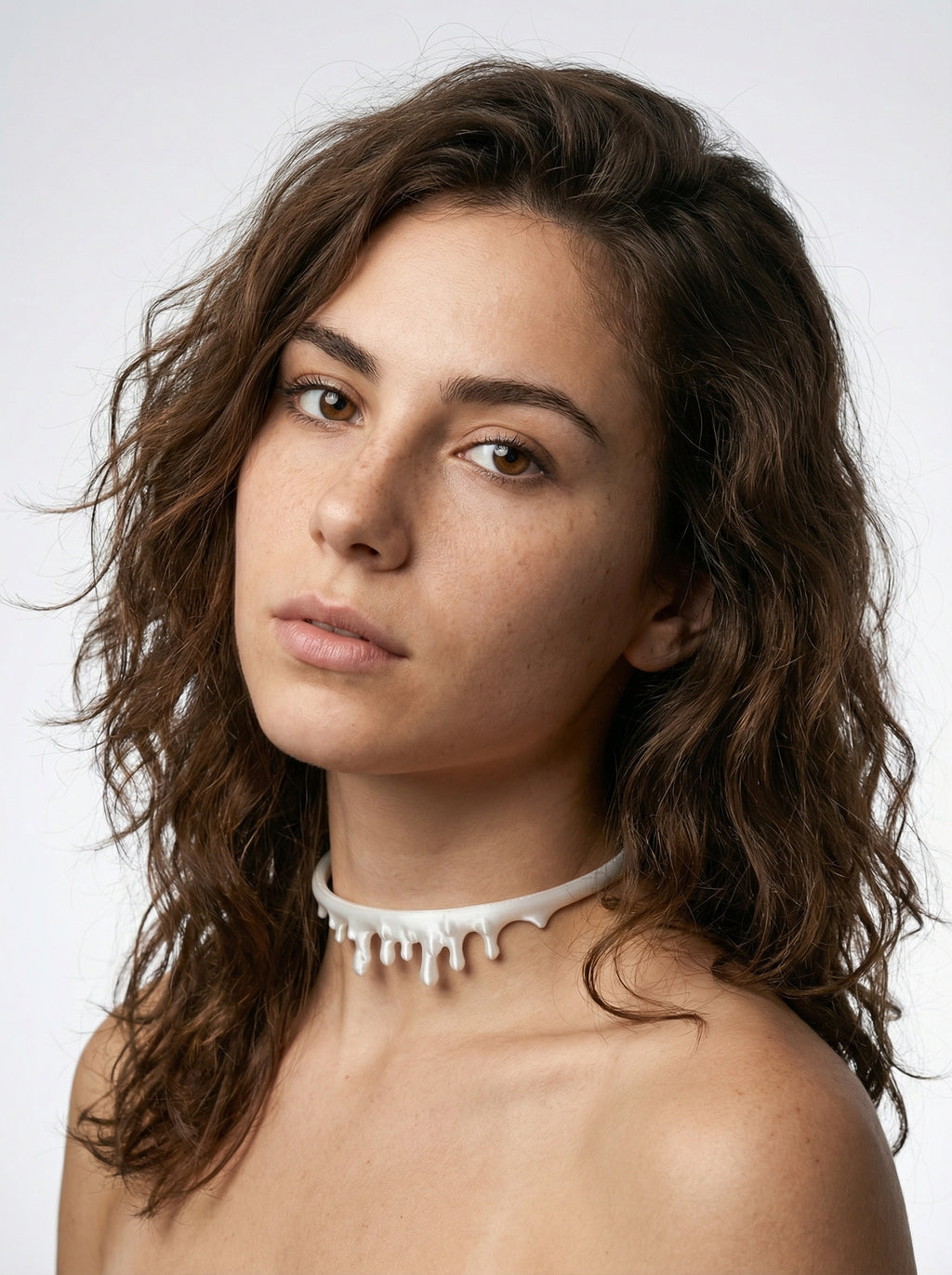 Dripping Necklace White Silk
